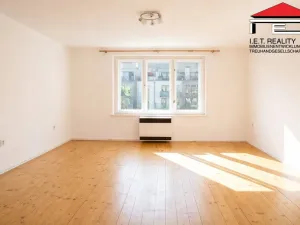 Pronájem bytu 1+kk, Praha - Michle, Nuselská, 46 m2