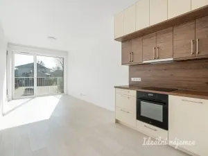 Pronájem bytu 1+kk, Praha - Hostavice, Českobrodská, 31 m2