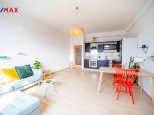 Pronájem bytu 2+kk, Praha - Libeň, Českomoravská, 59 m2