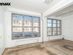 Pronájem obchodního prostoru, Zlín, třída Tomáše Bati, 25 m2