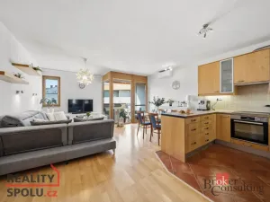 Prodej bytu 3+kk, Hradec Králové, Pouchovská, 84 m2