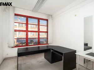 Pronájem obchodního prostoru, Zlín, třída Tomáše Bati, 12 m2