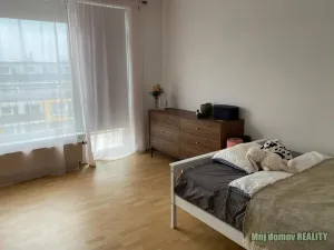 Pronájem bytu 1+kk, Praha - Vysočany, Kabešova, 37 m2