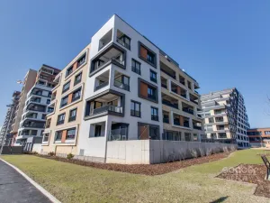 Pronájem bytu 1+kk, Praha - Hloubětín, Domalípova, 32 m2