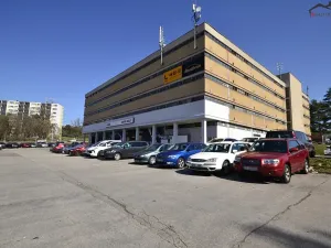 Pronájem garážového stání, Brno, Loosova, 12 m2