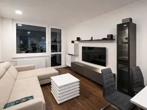 Pronájem bytu 2+kk, Praha - Kobylisy, Frýdlantská, 44 m2