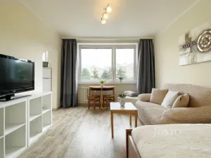 Pronájem bytu 1+kk, Praha, Květnového vítězství, 31 m2