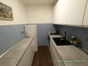 Pronájem bytu 2+kk, Praha - Kobylisy, Frýdlantská, 44 m2
