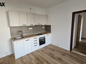 Pronájem bytu 2+kk, Písek, Vinařického, 43 m2