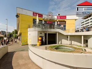 Pronájem restaurace, Praha - Kobylisy, Klapkova, 467 m2