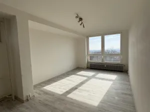 Pronájem bytu 2+1, Opava, Edvarda Beneše, 59 m2