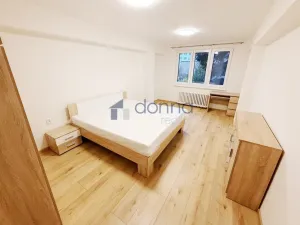 Pronájem bytu 2+1, Praha, Věšínova, 68 m2