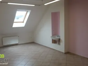 Pronájem kanceláře, Uherské Hradiště, Mariánské náměstí, 32 m2
