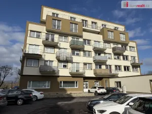 Pronájem bytu 1+kk, Karlovy Vary - Bohatice, Dubová, 39 m2