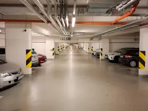 Pronájem garážového stání, Praha - Michle, Krnkova, 13 m2