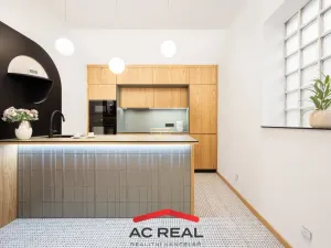 Pronájem bytu 2+1, Brno, Čápkova, 73 m2