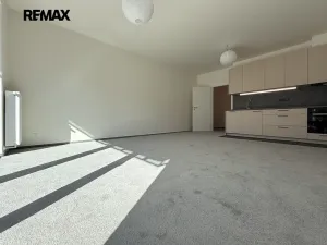 Pronájem bytu 1+kk, Praha - Vysočany, Gerstelova, 35 m2