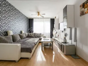 Prodej bytu 3+1, Praha - Černý Most, Vybíralova, 77 m2