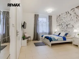 Pronájem bytu 1+kk, Praha - Holešovice, Farského, 35 m2