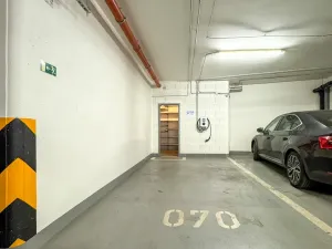 Pronájem garážového stání, Praha - Chodov, Šternovská, 15 m2