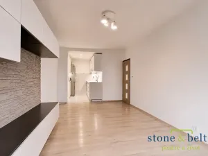 Pronájem bytu 2+kk, Praha - Kamýk, Smotlachova, 43 m2