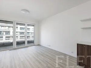Pronájem bytu 1+kk, Praha - Hloubětín, Poděbradská, 33 m2