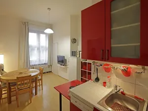 Pronájem bytu 2+kk, Praha - Karlín, Pobřežní, 40 m2