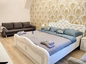 Pronájem bytu 1+1, Praha, Prvního pluku, 48 m2