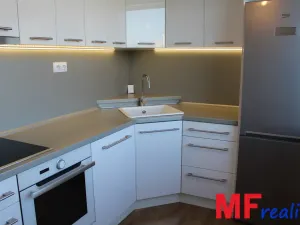 Pronájem bytu 2+1, Hradec Králové - Nový Hradec Králové, Mandysova, 61 m2