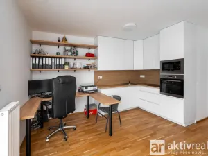 Pronájem bytu 1+kk, Praha - Modřany, Provázkova, 38 m2
