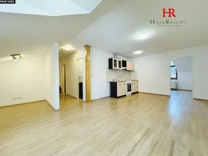 Pronájem bytu 2+kk, Benešov, Malé náměstí, 54 m2