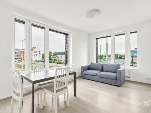 Pronájem bytu 2+kk, Praha - Holešovice, Jankovcova, 56 m2