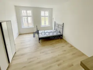 Pronájem bytu 1+1, Praha, Lublaňská, 42 m2