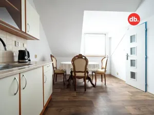 Pronájem bytu 1+1, Karlovy Vary, Jabloňová, 45 m2