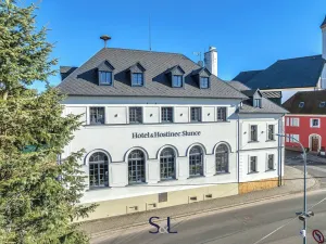 Pronájem restaurace, Osečná, Svatovítské náměstí, 183 m2