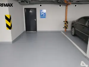 Pronájem garážového stání, Praha - Smíchov, Na Neklance, 25 m2