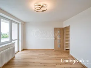 Pronájem bytu 3+kk, Praha - Břevnov, Na Petřinách, 67 m2