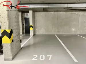 Pronájem garážového stání, Praha, Kardausova, 14 m2