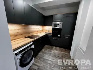 Pronájem bytu 1+kk, Žirovnice, Havlíčkovo náměstí, 32 m2