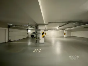 Pronájem garážového stání, Praha, 13 m2