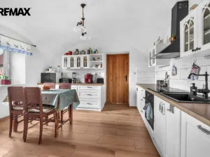 Prodej rodinného domu, Šonov, 237 m2