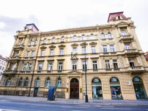 Pronájem kanceláře, Praha, Klimentská, 228 m2