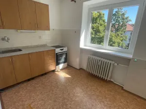 Pronájem bytu 1+1, Neratovice, Školní, 31 m2