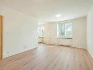 Pronájem bytu 2+kk, Praha - Hloubětín, Zelenečská, 53 m2
