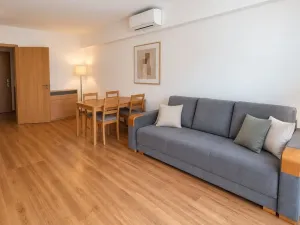 Pronájem bytu 2+kk, Praha - Karlín, Křižíkova, 56 m2
