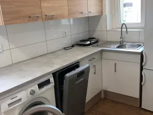 Pronájem bytu 1+kk, Praha - Bubeneč, Jaselská, 29 m2