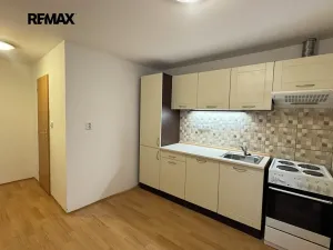 Pronájem bytu 2+1, Krabčice, 48 m2