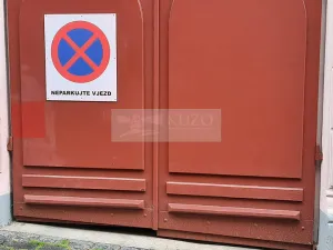 Pronájem garážového stání, Praha - Vinohrady, Mánesova, 10 m2