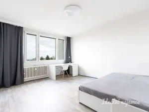 Pronájem bytu 1+kk, Praha - Prosek, Bílinská, 26 m2