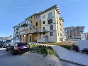 Prodej bytu 3+kk, Pardubice - Ohrazenice, U Sportovní školy, 77 m2
